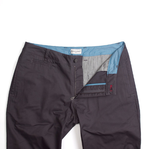Men's Bridge & Burn Roark Charcoal Chino Men's Bridge & Burn Roark Charcoal Chino
