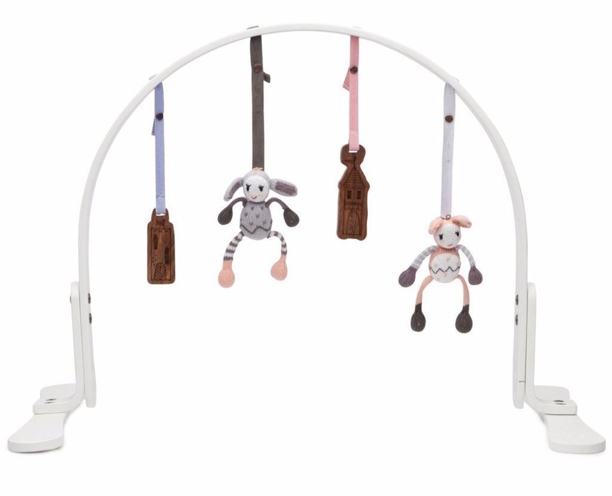 finn and emma play gym