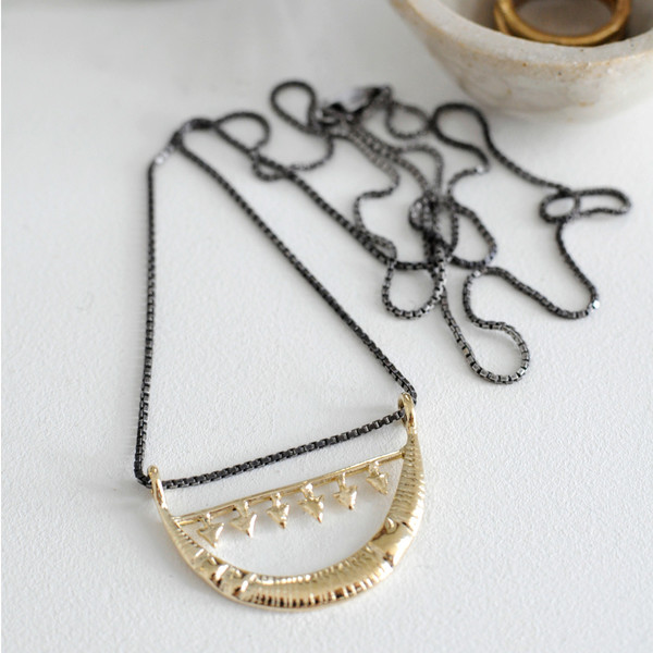MOON & ARROW NECKLACE MOON & ARROW NECKLACE