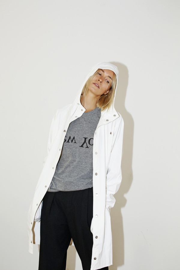 Unisex Rains White Hooded Rain Coat Unisex Rains White Hooded Rain Coat