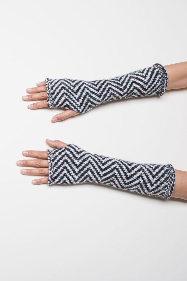 EXCLUSIVE: VOZ Fingerless Gloves EXCLUSIVE: VOZ Fingerless Gloves