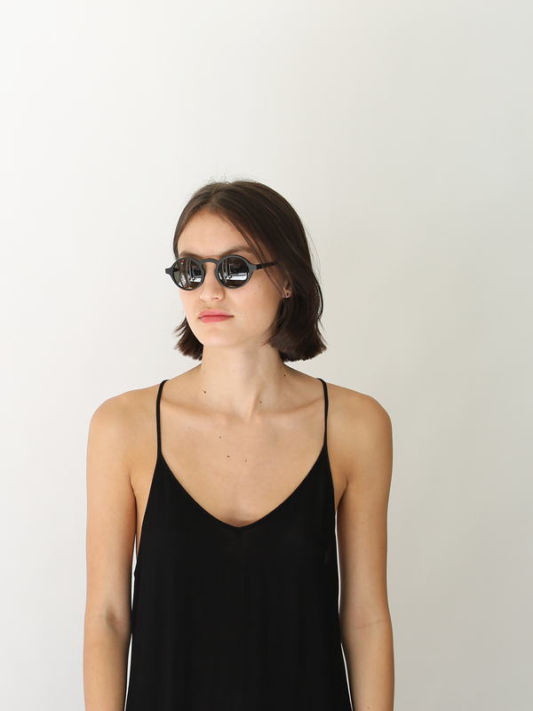DUSEN DUSEN oval sunglasses matte black DUSEN DUSEN oval sunglasses matte black