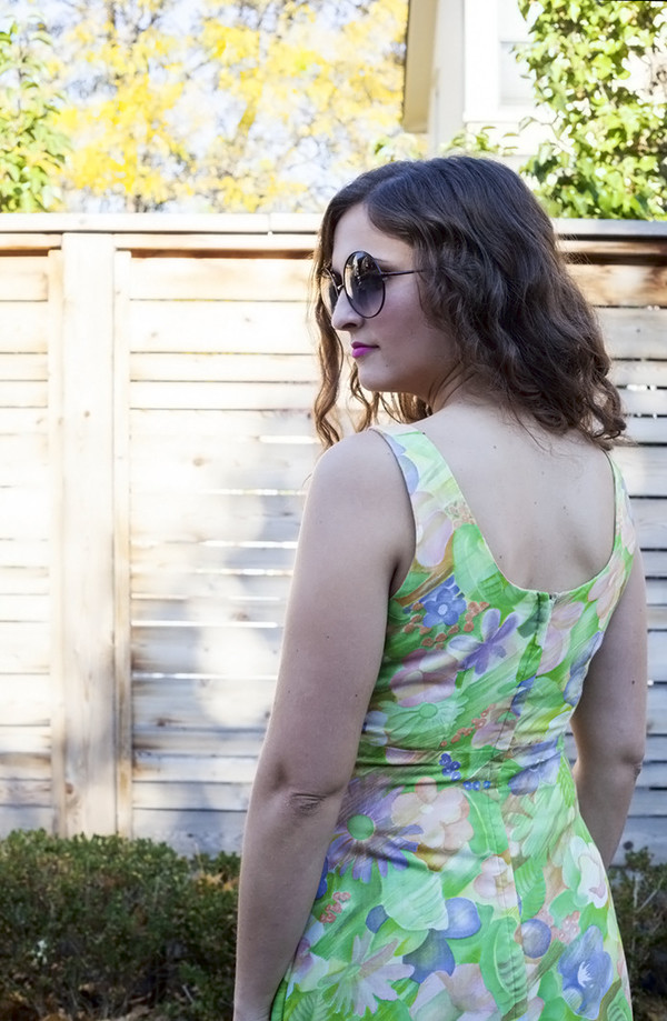 White Elephant Vintage Hawaiian Print Maxi Dress White Elephant Vintage Hawaiian Print Maxi Dress