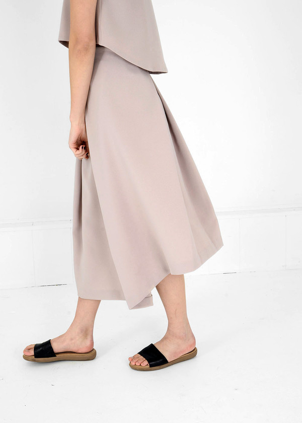 KAAREM Cream Piece of Ring Pleated Midi Skirt KAAREM Cream Piece of Ring Pleated Midi Skirt
