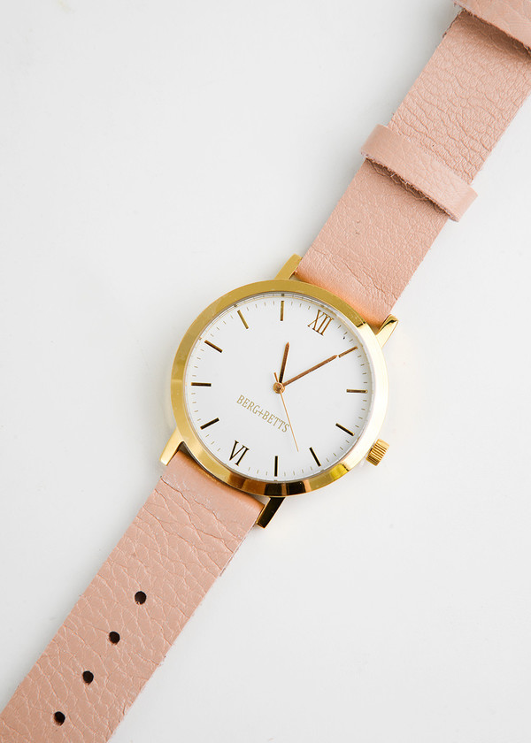 Berg + Betts Gold Round Watch in Pale Pink Berg + Betts Gold Round Watch in Pale Pink