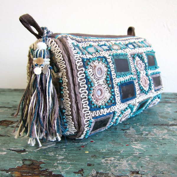 Star Mela Sari embroidered pouch Star Mela Sari embroidered pouch