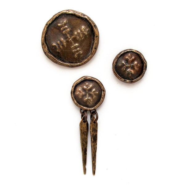 Laurel Hill Medallion Brooches Laurel Hill Medallion Brooches