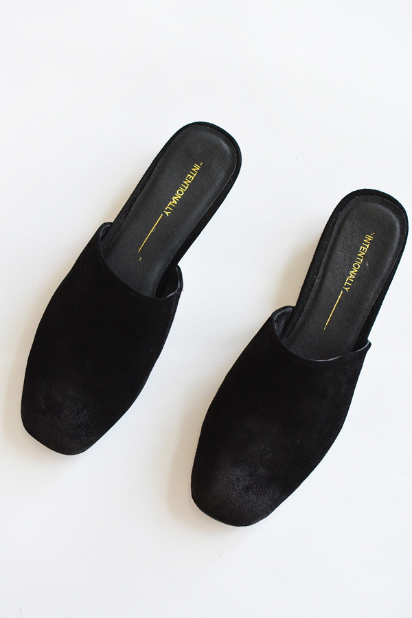 Intentionally Blank Touch Mule Intentionally Blank Touch Mule
