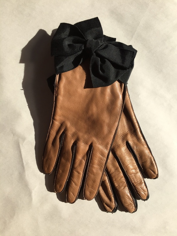 Yestadt Millinery Grosgrain Bow, leather gloves Yestadt Millinery Grosgrain Bow, leather gloves