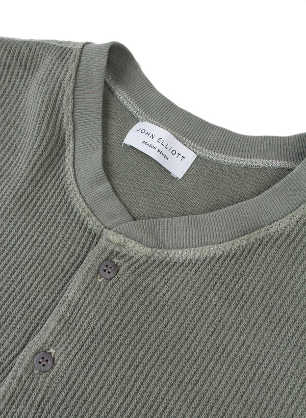 Men's John Elliott SS Flatback Thermal Henley Olive Men's John Elliott SS Flatback Thermal Henley Olive
