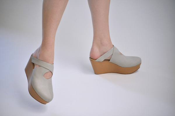 The Palatines Lemma Cross Clog - beige/tan leather The Palatines Lemma Cross Clog - beige/tan leather
