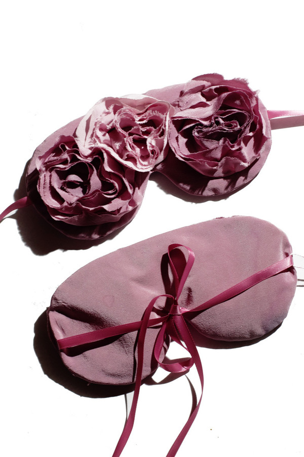 Earthen Warrior Plant Dyed Aromatherapy Mask Earthen Warrior Plant Dyed Aromatherapy Mask