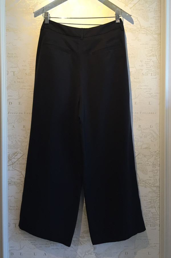Tess GIberson Drapy cropped pant Tess GIberson Drapy cropped pant