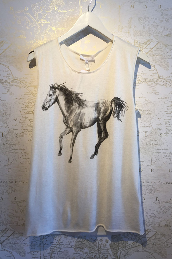 Tess GIberson Running horse shell Tess GIberson Running horse shell