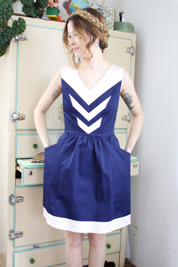 Birds of North America Parula Dress (Navy/Ivory) Birds of North America Parula Dress (Navy/Ivory)