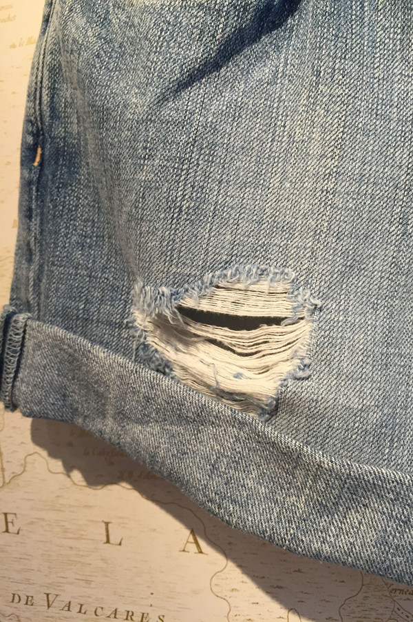 Current Elliott Boyfriend rolled cuff denim short Current Elliott Boyfriend rolled cuff denim short