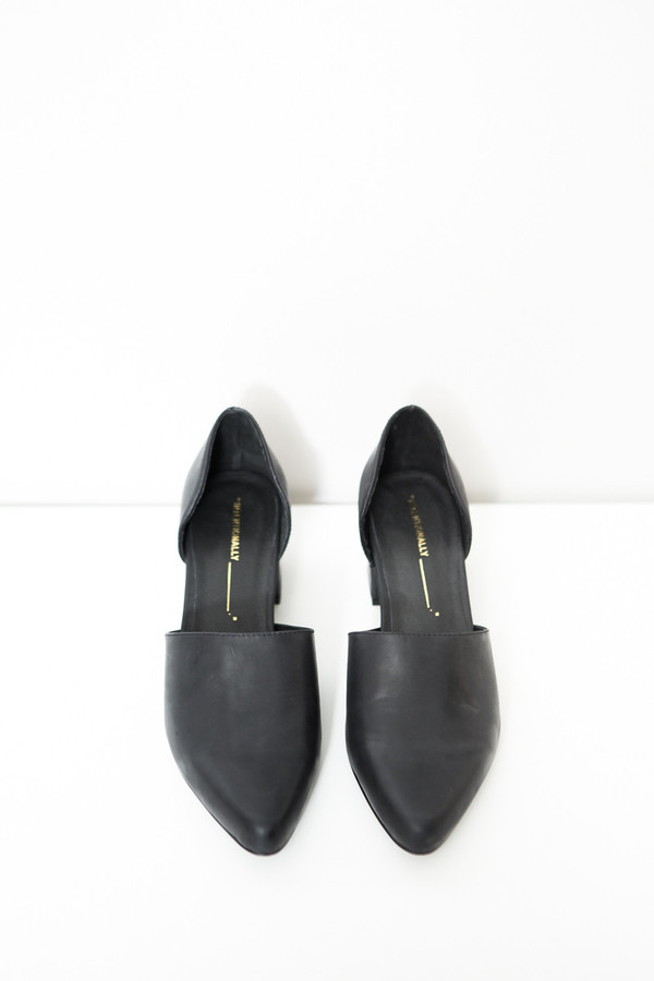 Intentionally Blank Perf Shoe / Black Leather Intentionally Blank Perf Shoe / Black Leather