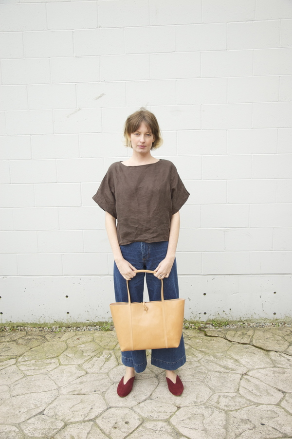 Black Crane Linen Square Top - charcoal Black Crane Linen Square Top - charcoal