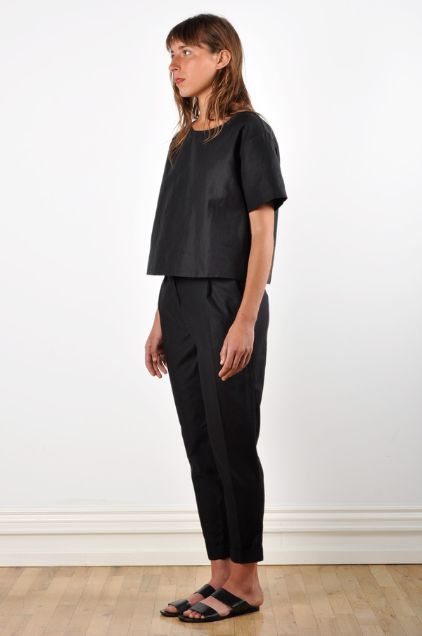 Waltz Ankle-Length Pleated Trouser in Black Cotton Twill Waltz Ankle-Length Pleated Trouser in Black Cotton Twill
