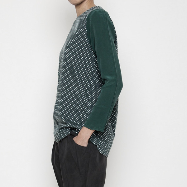 7115 by Szeki Cross-stitch long sleeves top - Green 7115 by Szeki Cross-stitch long sleeves top - Green