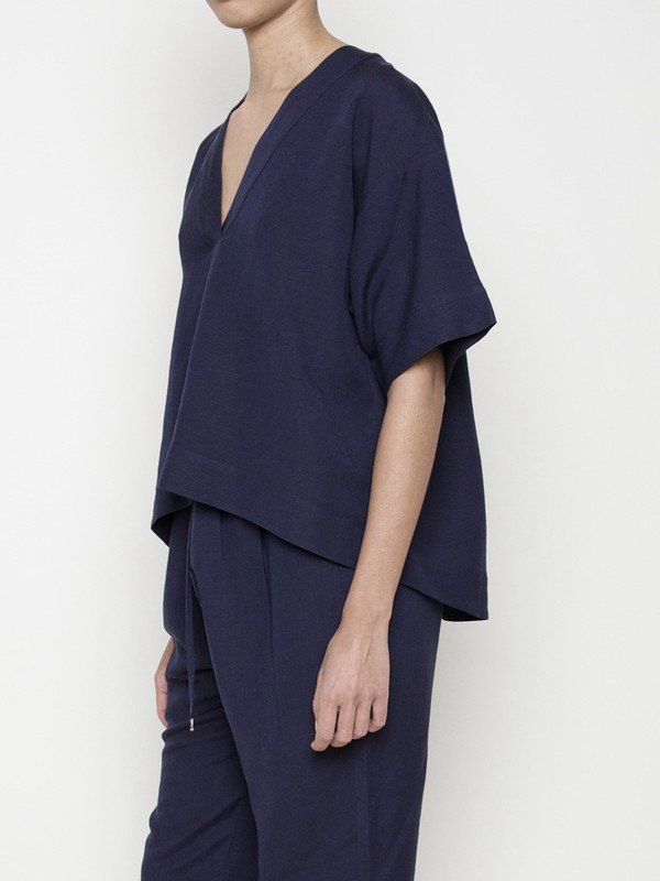 7115 by Szeki Linen Kaftan Top- Navy SS16 7115 by Szeki Linen Kaftan Top- Navy SS16