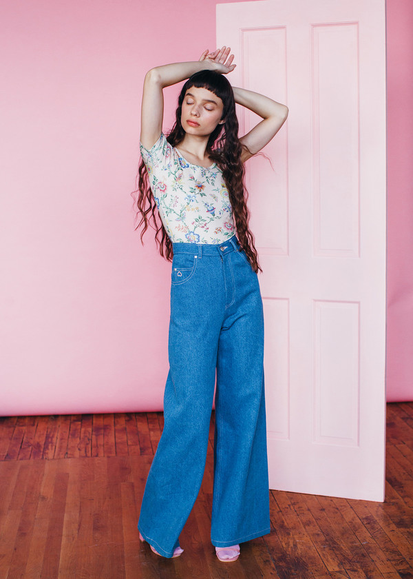 Samantha Pleet Phantom Bodysuit - Pink Wallpaper Samantha Pleet Phantom Bodysuit - Pink Wallpaper
