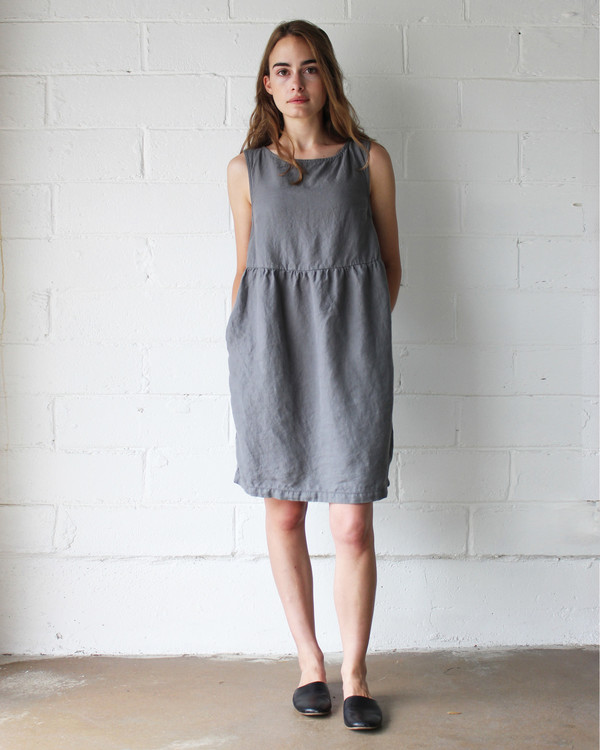 Esby QUINN BABYDOLL DRESS - PEWTER Esby QUINN BABYDOLL DRESS - PEWTER