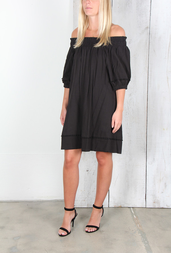 APIECE APART FELINA OFF-THE-SHOULDER DRESS APIECE APART FELINA OFF-THE-SHOULDER DRESS