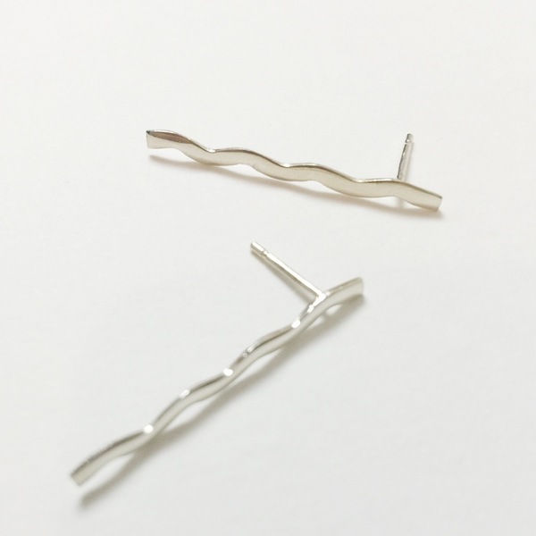 Upper Metal Class Long Wave Earrings Upper Metal Class Long Wave Earrings