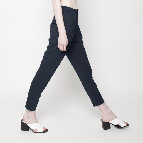 7115 by Szeki Signature Linen Gathered Trouser - Navy 7115 by Szeki Signature Linen Gathered Trouser - Navy
