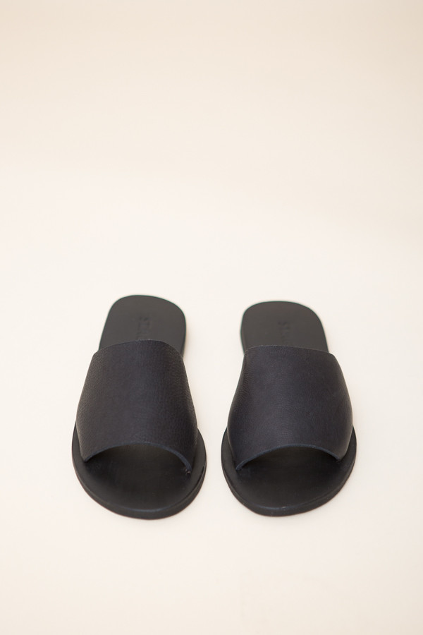 St. Agni Aiko Basic Slides / Black Leather St. Agni Aiko Basic Slides / Black Leather