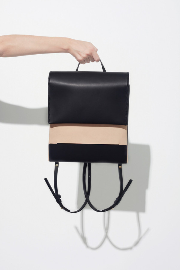 IALA DIEZ OVOLO BACKPACK BLACK-NUDE IALA DIEZ OVOLO BACKPACK BLACK-NUDE