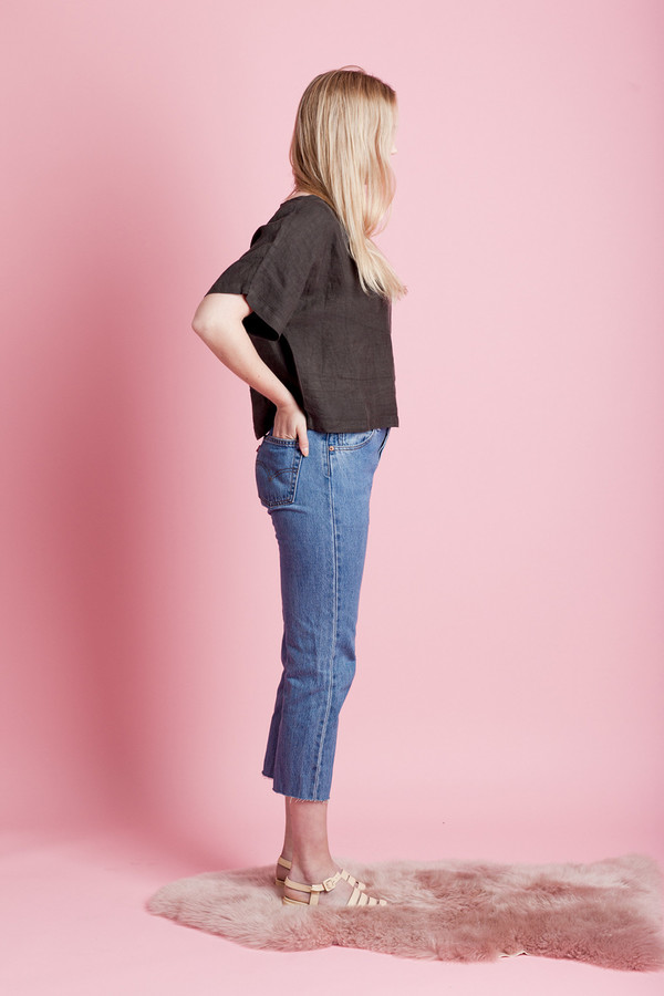 BLACK CRANE LINEN SQUARE TOP BLACK CRANE LINEN SQUARE TOP