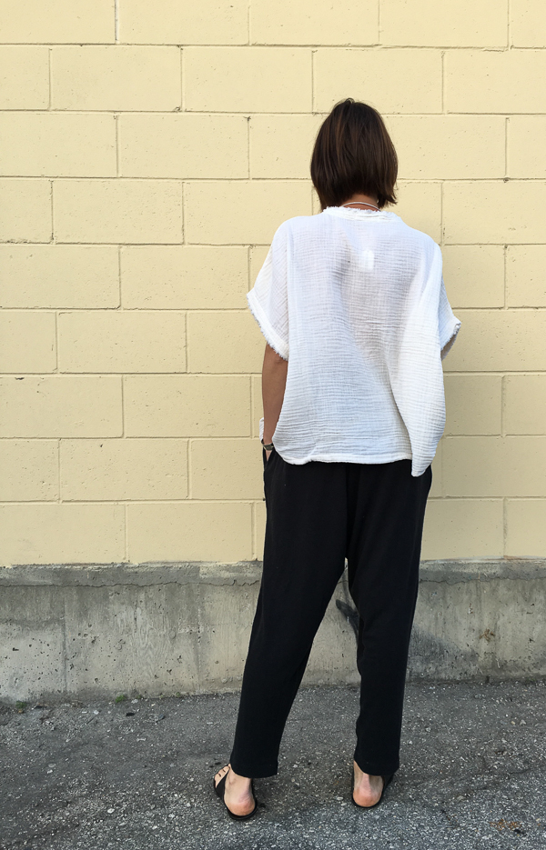 Black Crane double gauze square top Black Crane double gauze square top