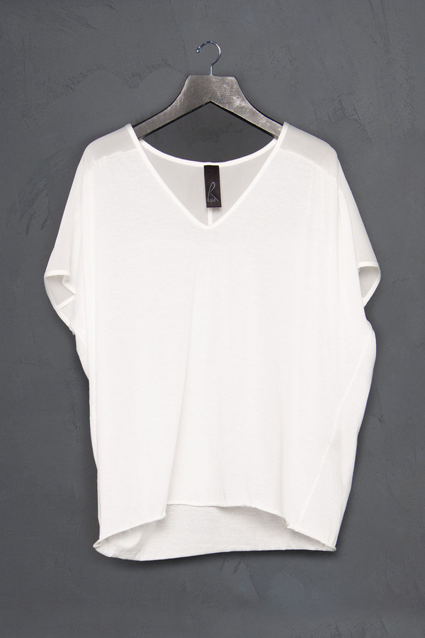 Roque Cropped V Neck Tee Roque Cropped V Neck Tee