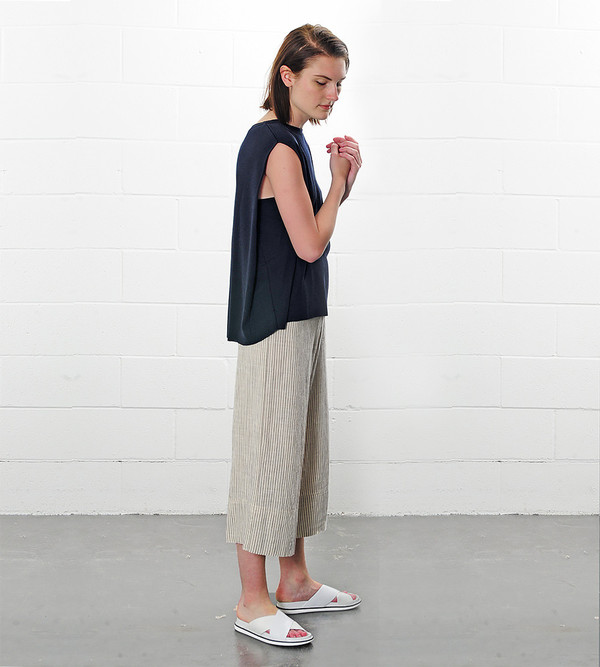 a c h r o Navy Linen Mixed Knit Top with Folded Sides a c h r o Navy Linen Mixed Knit Top with Folded Sides