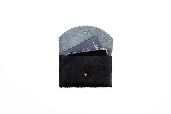Primecut BLACK + WHITE PASSPORT CLUTCH Primecut BLACK + WHITE PASSPORT CLUTCH