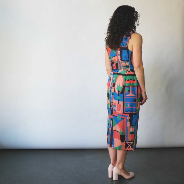 Dusen Dusen V Neck Dress in Living Room Dusen Dusen V Neck Dress in Living Room