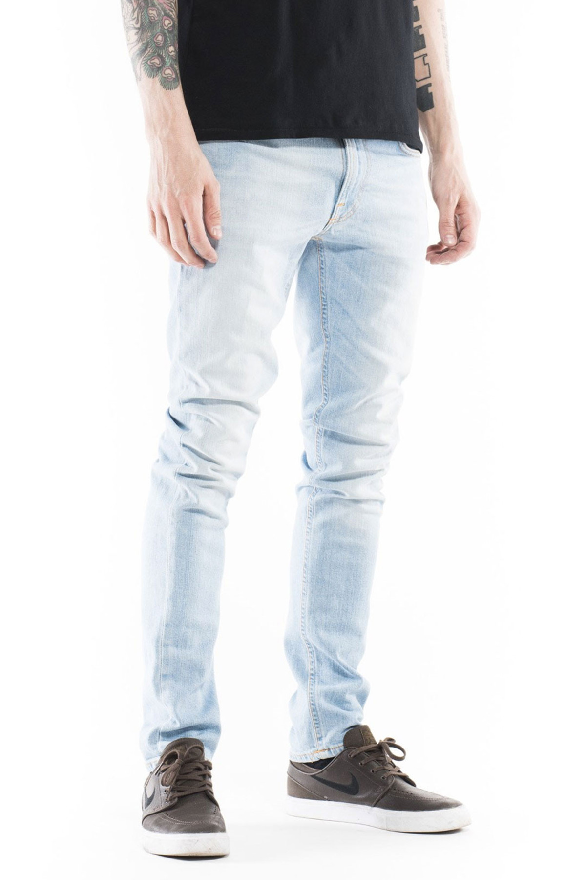 lean dean cirrus sky