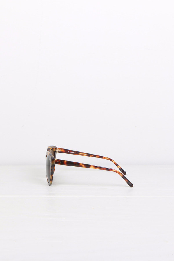 Linda Farrow Round Cat Eye T-Shell Linda Farrow Round Cat Eye T-Shell