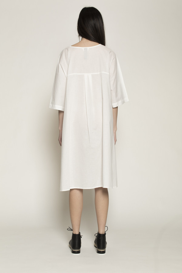 Kowtow Domus Shirt in White Kowtow Domus Shirt in White