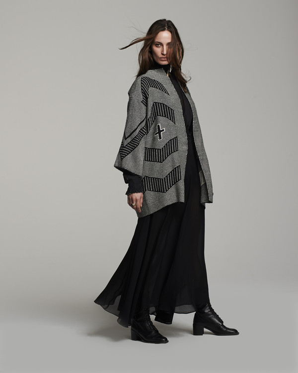 VOZ Ojos Robe - Black VOZ Ojos Robe - Black