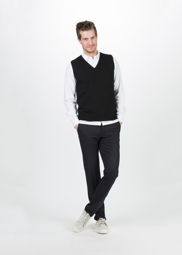 Men's Margaret Howell V-Neck Linen Vest Men's Margaret Howell V-Neck Linen Vest