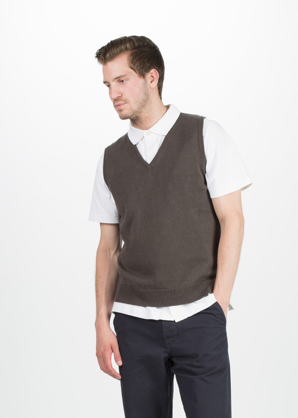 Men's Margaret Howell V-Neck Linen Vest Men's Margaret Howell V-Neck Linen Vest