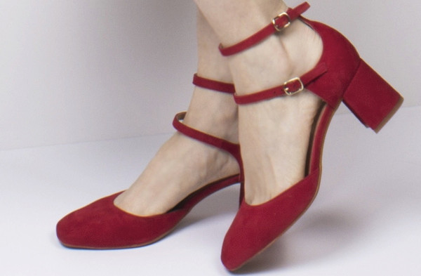 L'Intervalle Reikan Suede Shoes (Red) L'Intervalle Reikan Suede Shoes (Red)