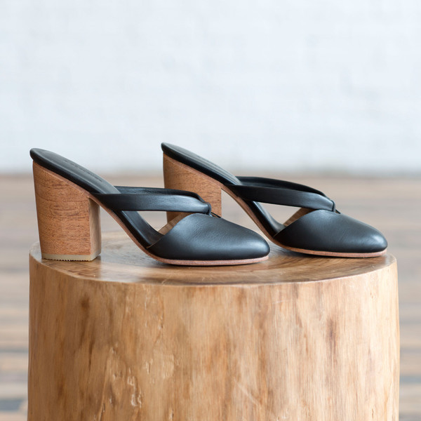 A Detacher Britney Heel A Detacher Britney Heel