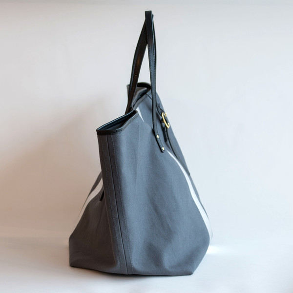 Kempton & Co Silver Stripe Beach Tote Charcoal/Silver Kempton & Co Silver Stripe Beach Tote Charcoal/Silver