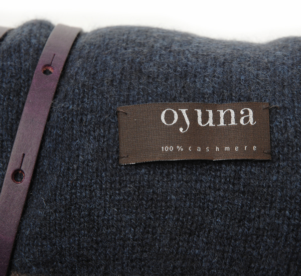 Oyuna Indigo Daya Cashmere Travel Blanket Oyuna Indigo Daya Cashmere Travel Blanket