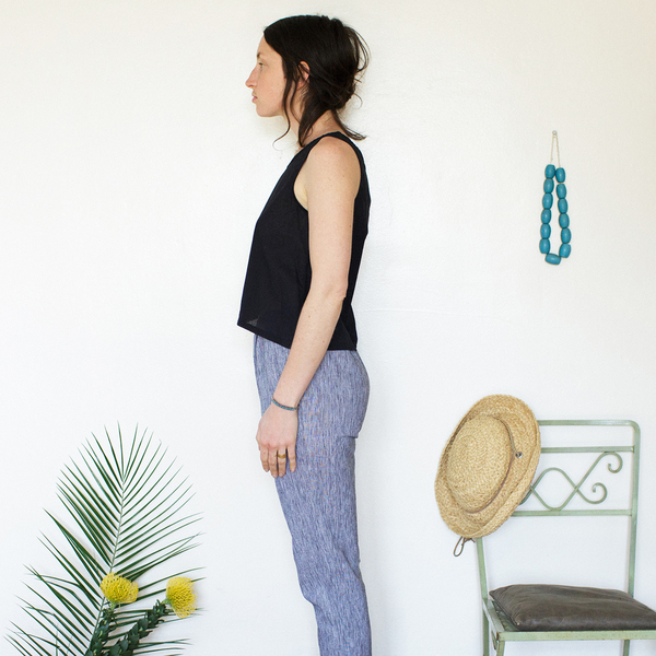 Me & Arrow Basic Short Tank <BR>Lightweight Cotton Black Me & Arrow Basic Short Tank <BR>Lightweight Cotton Black