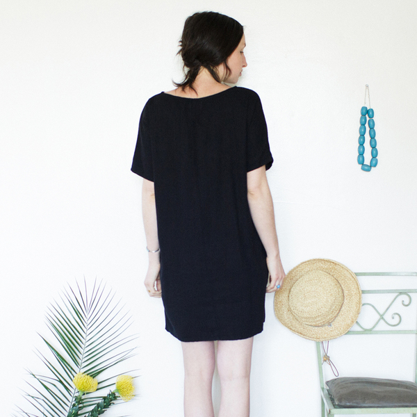Me & Arrow Sleeve Dress Black Me & Arrow Sleeve Dress Black